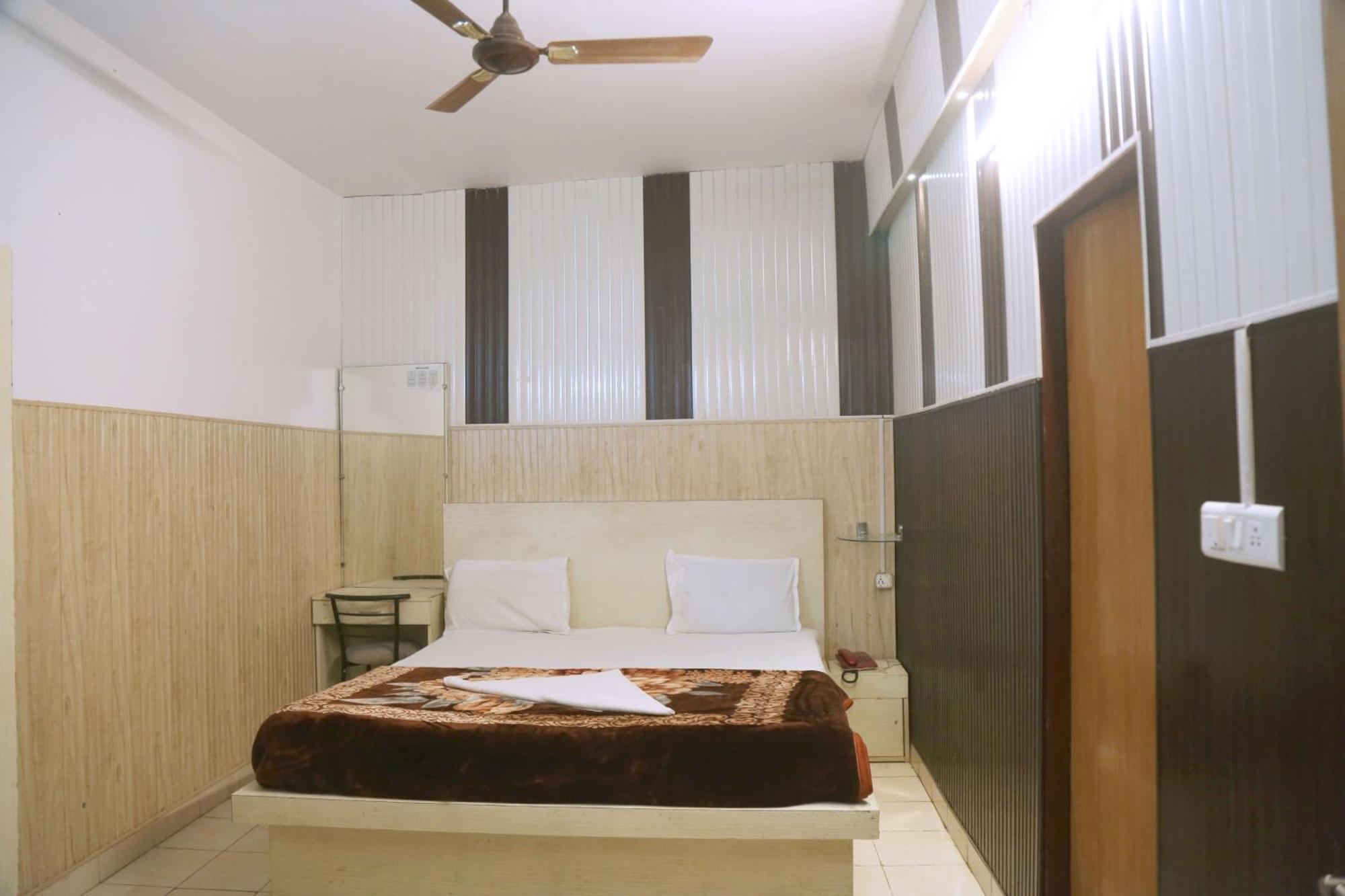Radhika Hotel Lucknow