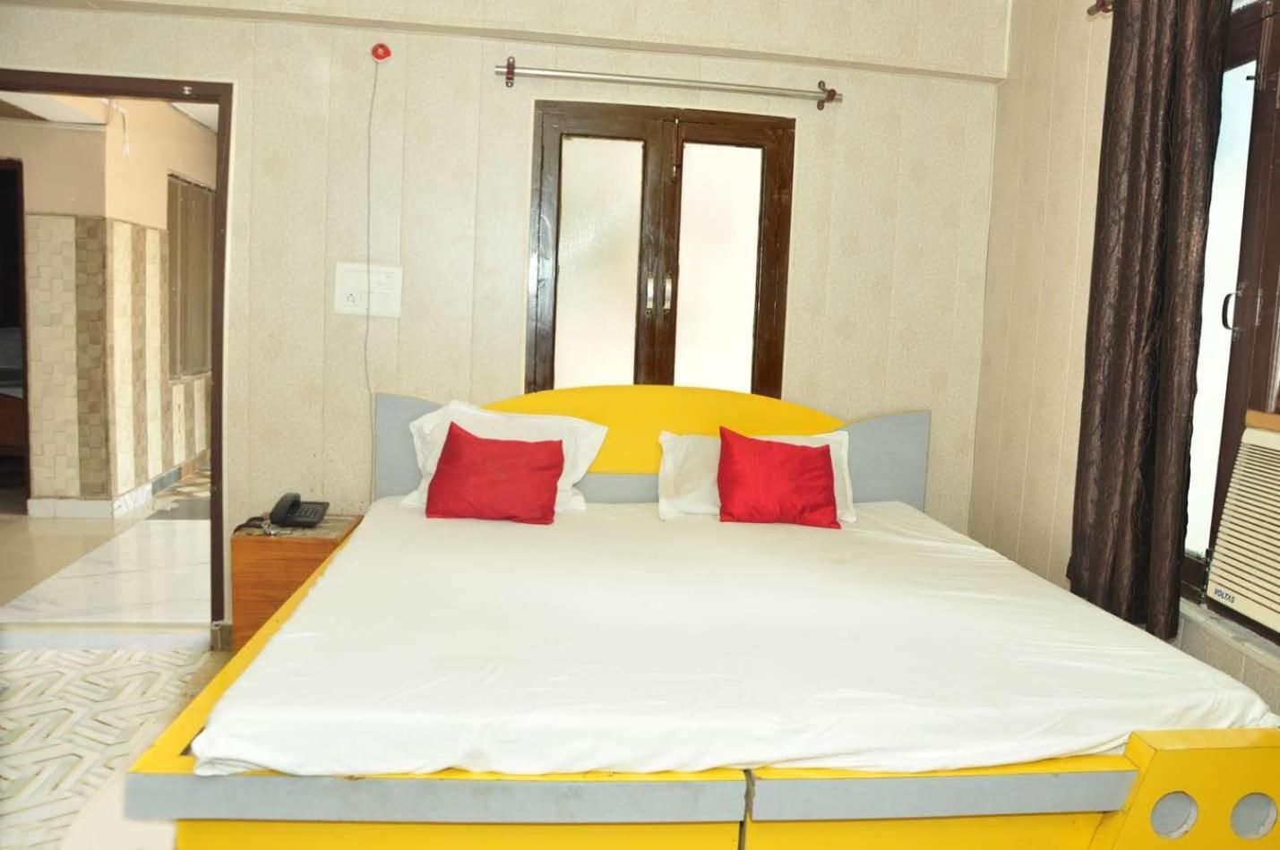 Radhika Hotel