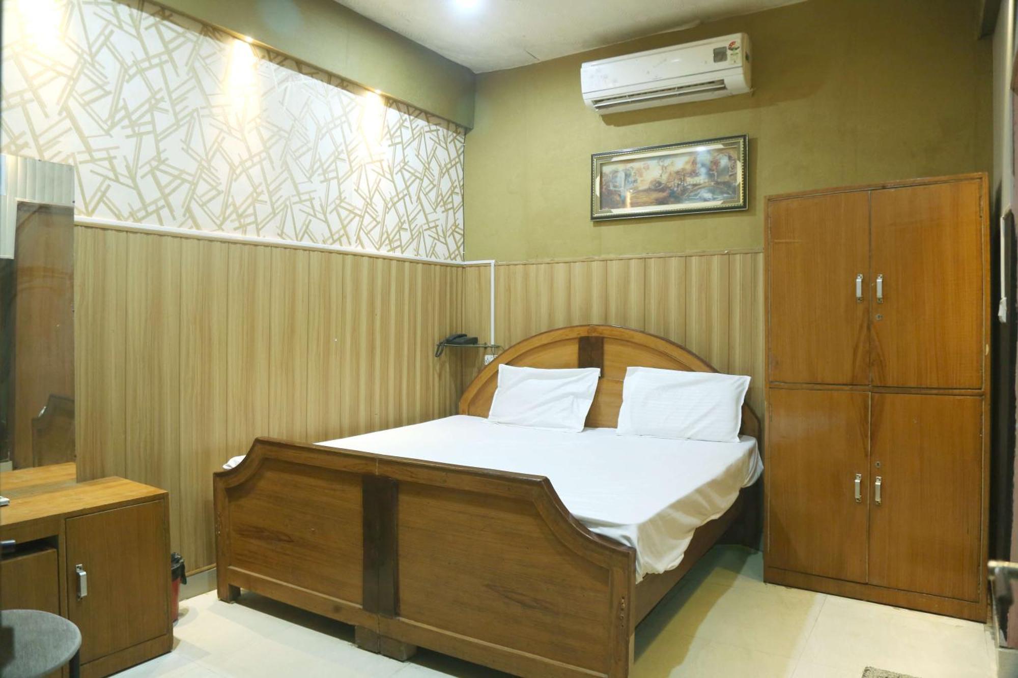 Radhika Hotel Lucknow