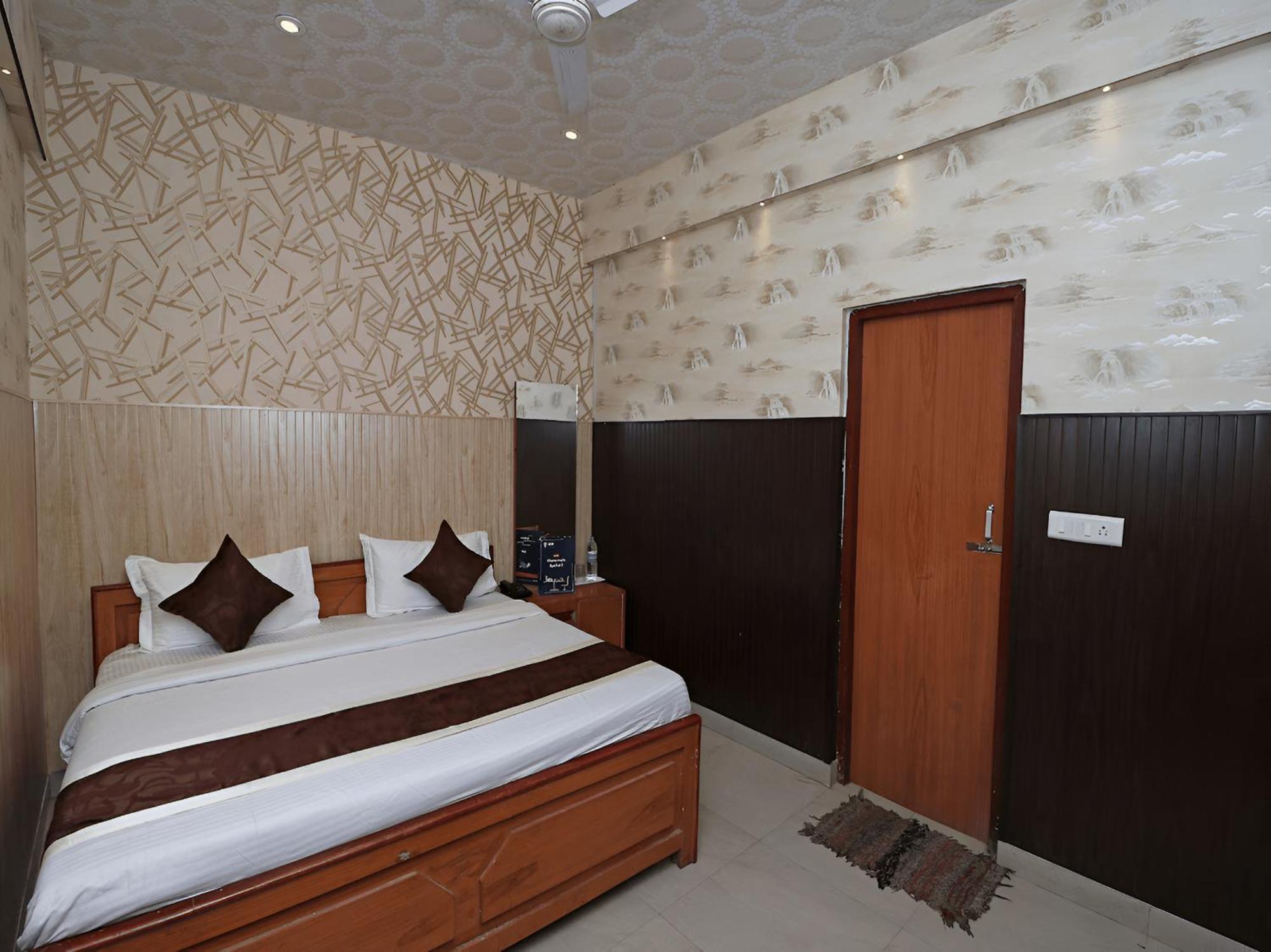 Radhika Hotel 2*